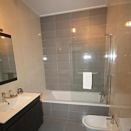 Apartament Muralha - By Sch Nazaré
