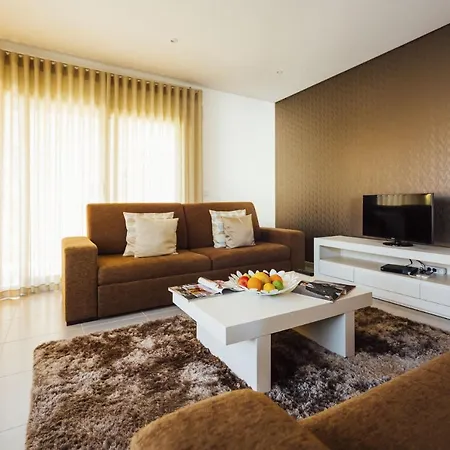 Апартаменты Muralha - By Sch *