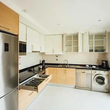 Muralha - By Sch Назаре