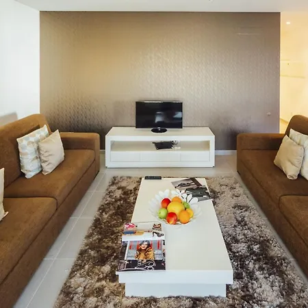 Apartamento Muralha - By Sch *