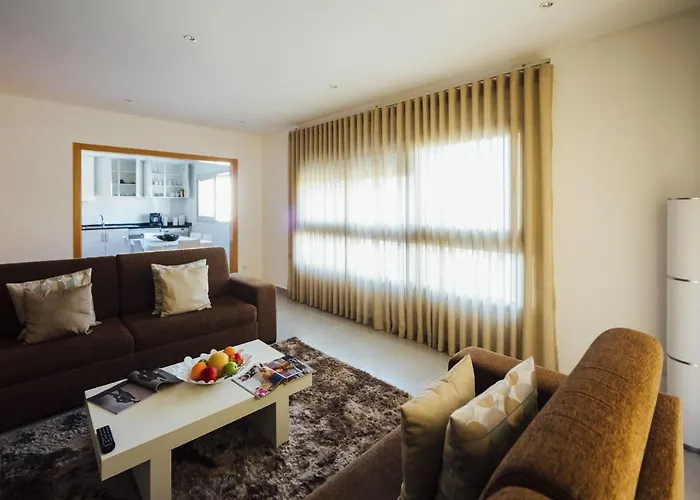 Muralha - By Sch Nazare