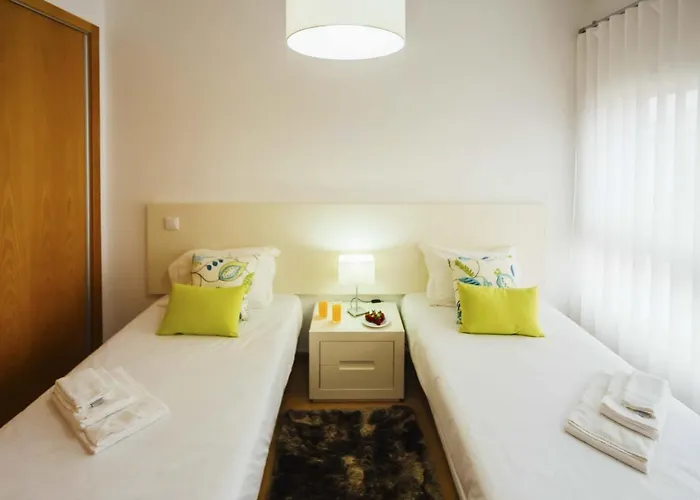 Apartment Muralha - By Sch *